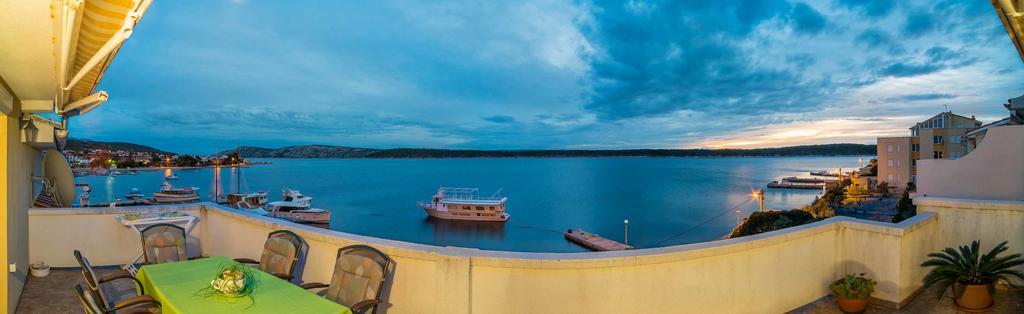 Captain'S Apartment Barbat na Rabu Bagian luar foto