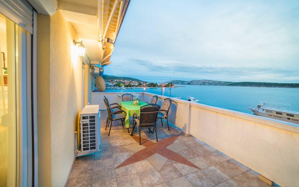 Captain'S Apartment Barbat na Rabu Bagian luar foto
